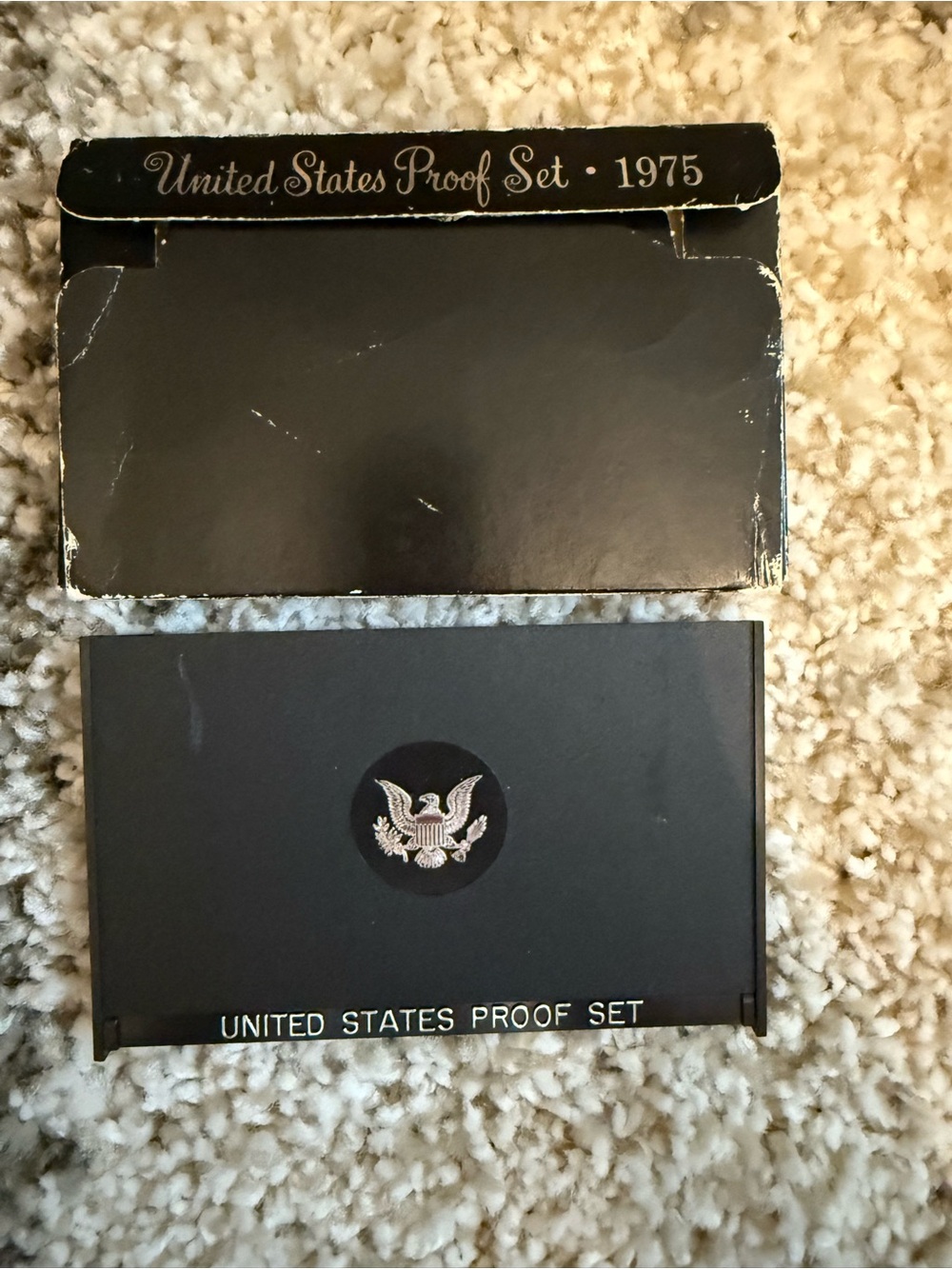 United States Proof Set 1975 Coin Set with Red Insert - Picture 3 of 4